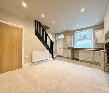 2 bedroom terraced house to rent - Photo 2