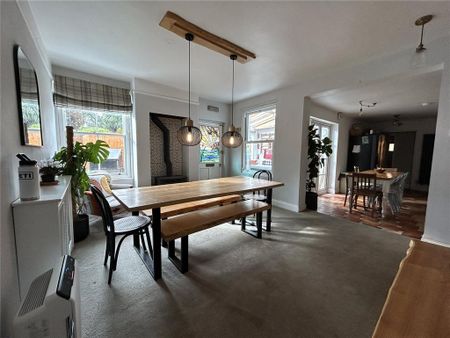 4 bedroom end of terrace house to rent - Photo 3
