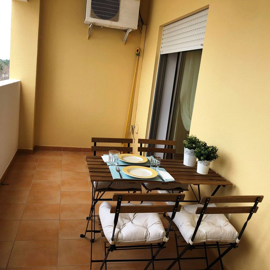 Apartamento para arrendamento de Outubro a Maio, Monte Gordo - Photo 1