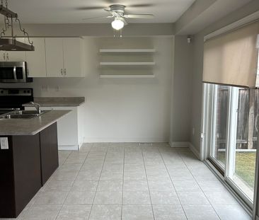 Detached Home For Lease | N8130976 - Photo 6