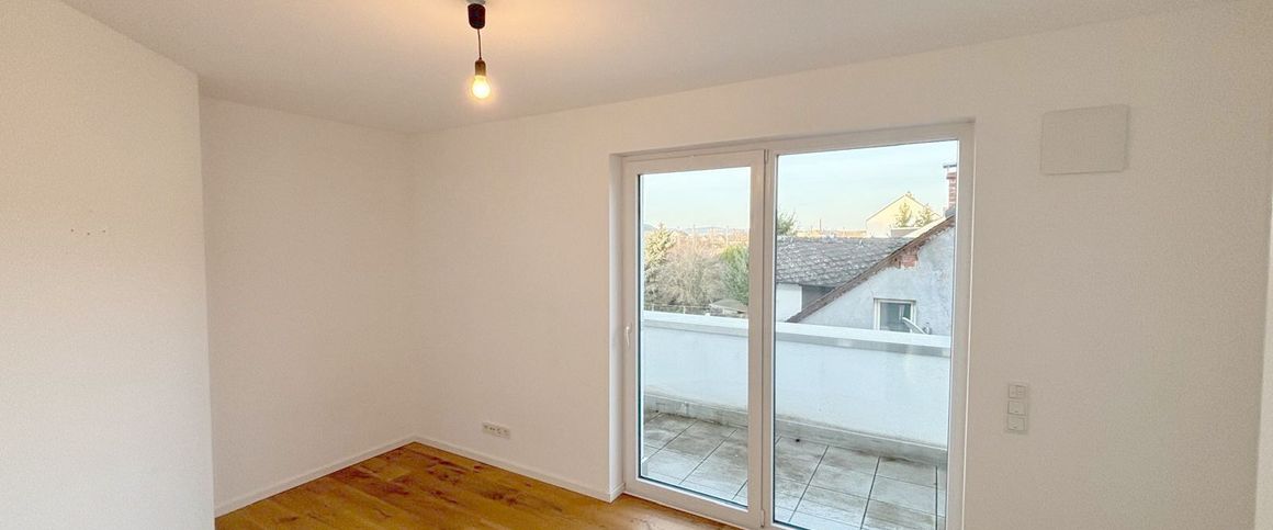 Trier- Ihr Platz zum Ankommen- stilvolle 4-Zimmer-Wohnung mit umlaufendem Balkon, EInbauküche und Tiefgaragenstellplatz auf 137 m², - Photo 1