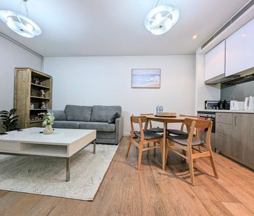 Magnificent FULLY FURNISHED two bedroom apartment with stunning harbour view(Flexible lease term from 3 month) - Photo 3