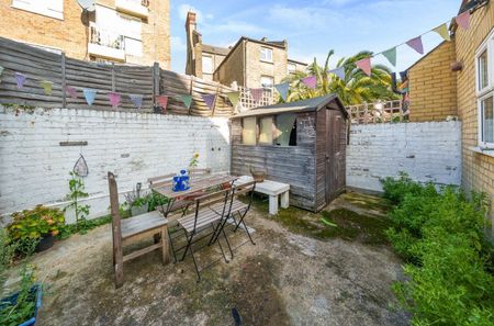 South Island Place, London, SW9 - Photo 4