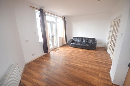 3 bedroom semi-detached house to rent - Photo 3