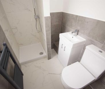 Parkwood Court, Roundhay - Photo 3