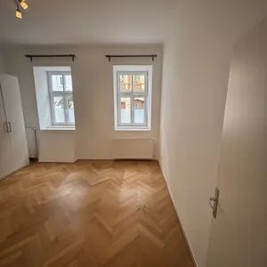 1-Zimmer-Wohnung mit Fischgrätparkett und kleiner privatenTerrasse - Photo 1
