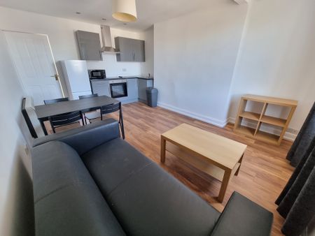2 Bed Student Accommodation - Photo 3