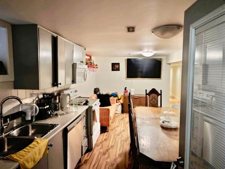 For Lease - 178 Rosemount Avenue Unit# Lower, Toronto, Ontario - Photo 2