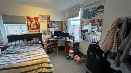 10 bedroom terraced house to rent - Photo 3