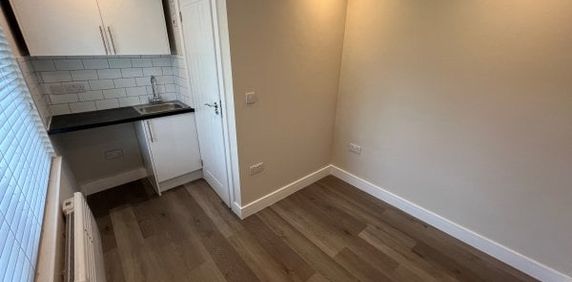 Horley 0 bedroom house share to rent - Photo 2