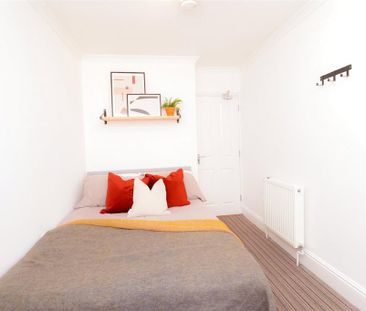 1 bedroom in a house share to rent - Photo 3