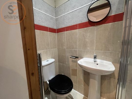 1 bedroom in a house share to rent - Photo 1