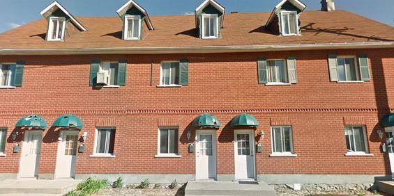 144 Rue Champlain (Hull) Studio Avec Four/ Réfrigérateur /wifi Inclus - Photo 3