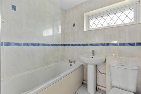 3 bedroom terraced house to rent - Photo 4
