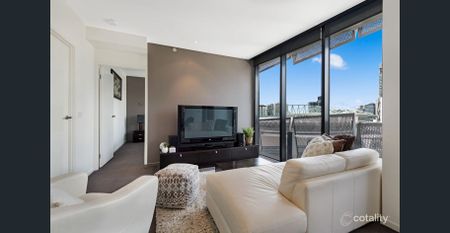 Right in the heart - Photo 2