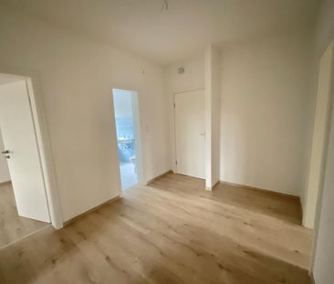 große Küche und Balkon: 3-Zimmer-Wohnung in Gütersloh - Photo 4