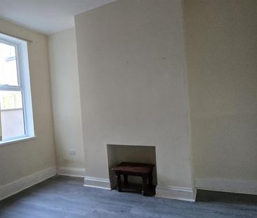 5 bedroom end of terrace house to rent - Photo 5