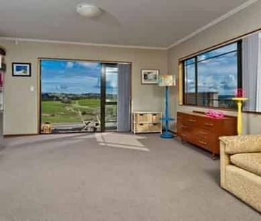 lifestyle living - Photo 1