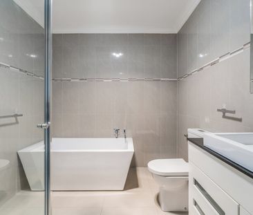 Modern Comfort and Convenience in Norlane! - Photo 6