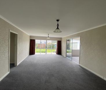 112 West Street, Hawthorndale - Photo 3