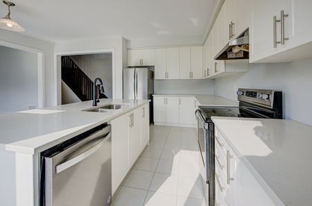 For Lease - 767 QUEENSTON Boulevard, Woodstock, Ontario - Photo 5