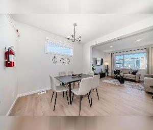 Fully Furnished 4 Bed 3 Bathroom Detached House Calgary - 1 MONTH FREE - Photo 6