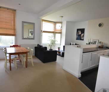 2 Bedroom Flat - Photo 2