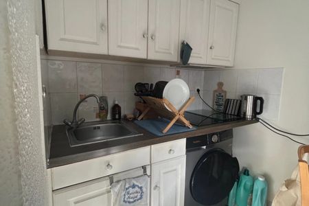 AIX EN PROVENCE, Location T2, Quartier La Beauvalle - Photo 2