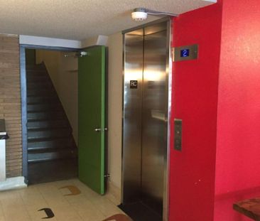 GHETTO MCGILL- STUDIO RENOVÉ & MEUBLÉ- EMPLACEMENT EXCEPTIONNEL - Photo 3