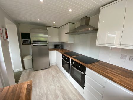 Third Avenue, Heworth - P1319 - Photo 3