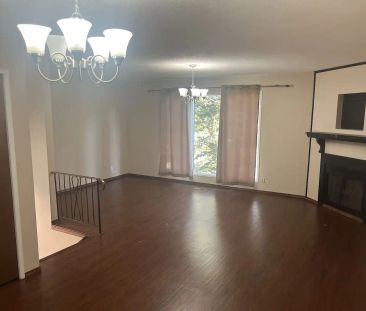 3 Bedroom Duplex located walking distance to Nose Hill park — 3 Bed... - Photo 1