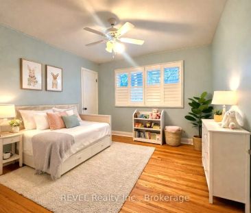 63 THOMPSON Avenue #UPPER - Photo 2