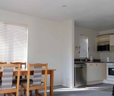 450m away from Westfield Riccarton - Photo 2