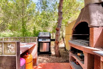 Villa for rent in Cumbre del Sol with 5 bedrooms