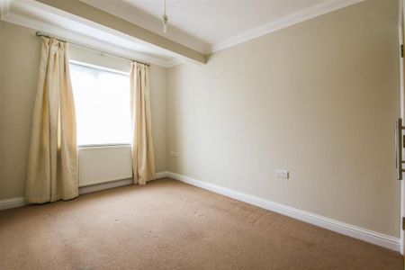 3 bedroom end of terrace house to rent - Photo 3