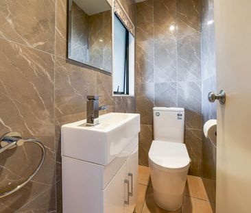 3 Bedroom Townhouse in Albany - Photo 4