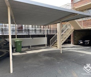 2 Bedroom apartment for rent in the centre of Burleigh - Photo 5
