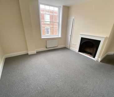 2 bedroom maisonette to rent - Photo 2