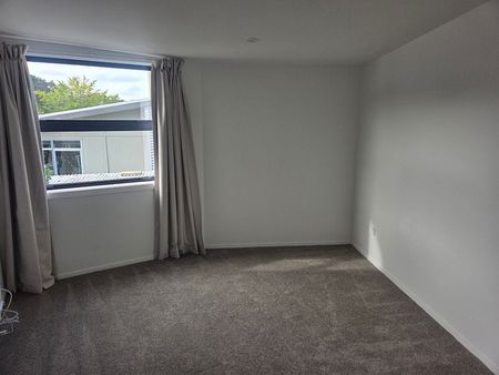 Stylish 2BR Flat with Estuary Views - Photo 3