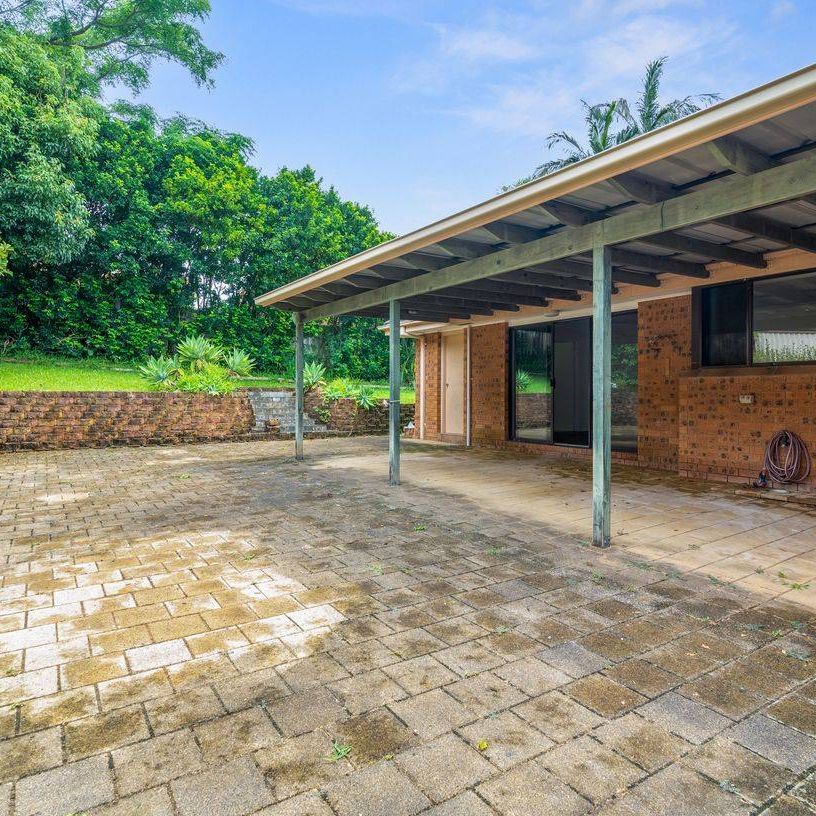 Spacious Family Home in Green Point! - Photo 1