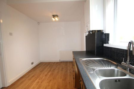2 bedroom terraced house to rent - Photo 2