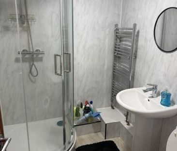 4 bedroom terraced house to rent - Photo 6