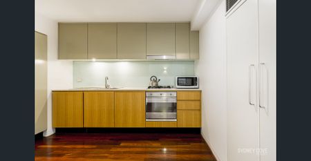 HISTORY MEETS STYLE IN THE HEART OF THE CBD | Furnished - Photo 5