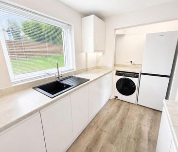 2 bedroom ground floor flat to rent - Photo 2