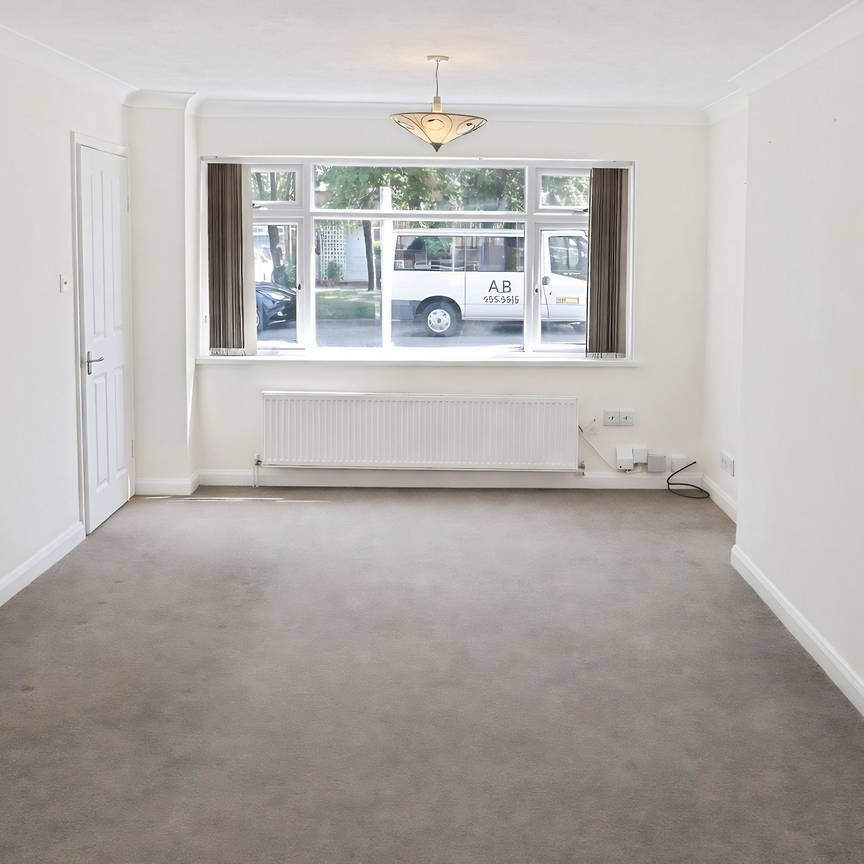 Latchetts Shaw, Basildon, SS16 - Photo 1