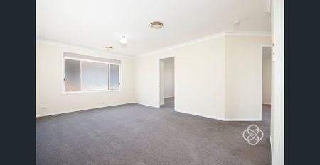 Beautifully Presented Two-Storey Family Home - Photo 3