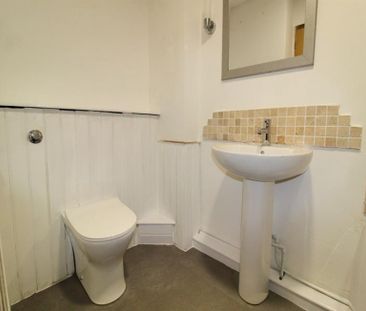 2 Bedroom Apartment To Let - Photo 4