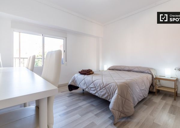 valencia, Valencian Community 46011