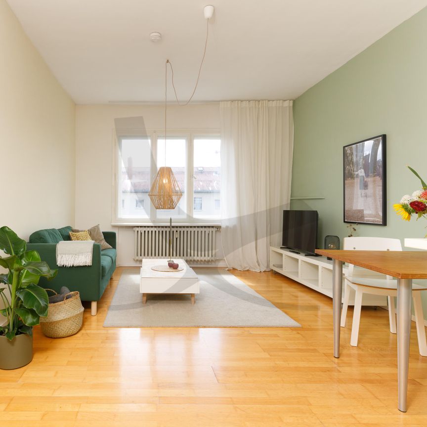 Living at home - Photo 1