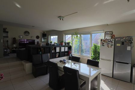 Ruim 2-slaapkamerappartement met lift, groot terras en ondergrondse autostaanplaats in het centrum van Baarle-Hertog - Photo 2